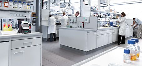 People-at-work-in-the-laboratory