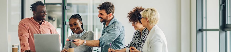 Diverse,Employees,Gathered,In,The,Office,Having,Fun,During,Brainstorming