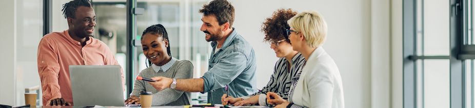 Diverse,Employees,Gathered,In,The,Office,Having,Fun,During,Brainstorming