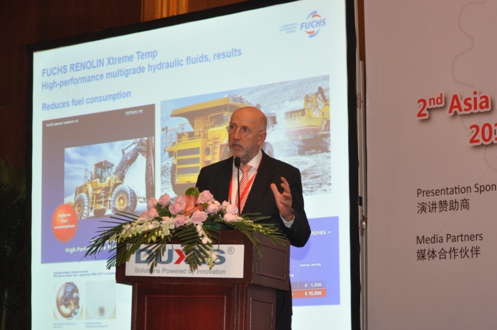 福斯出席2016第九届中国非公路用车峰会 福斯出席2016第九届中国非公路用车峰会