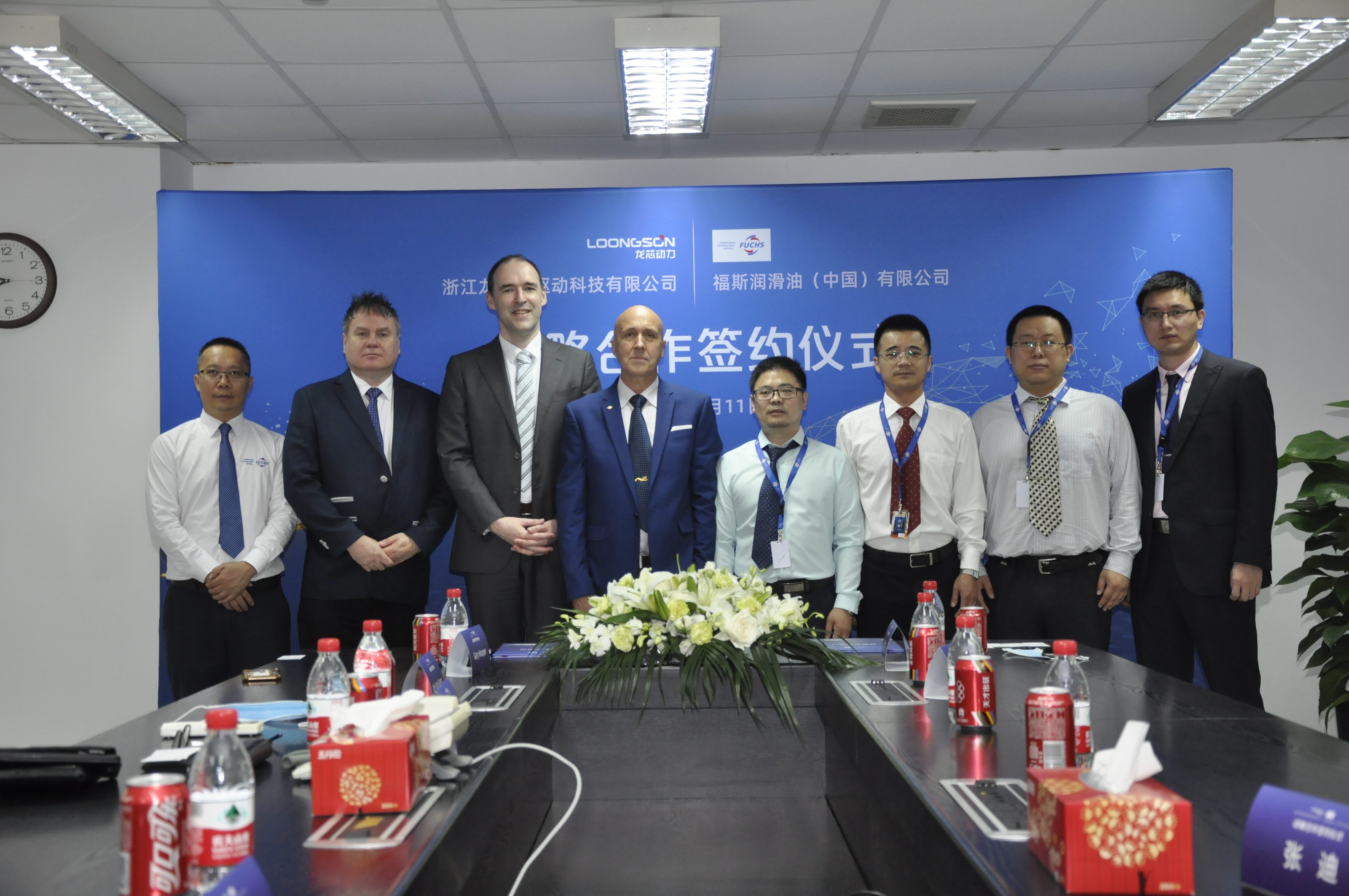 驱动未来∣浙江龙芯与福斯中国签订战略合作协议 驱动未来∣浙江龙芯与福斯中国签订战略合作协议